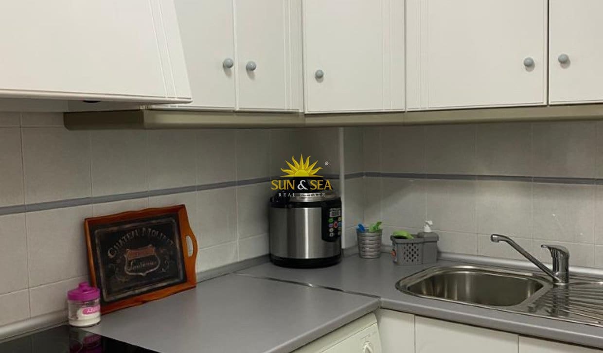 1 slaapkamer Appartement voor vakantieverhuur in Guardamar del Segura met zwembad - € 600 (Ref: 10060648)