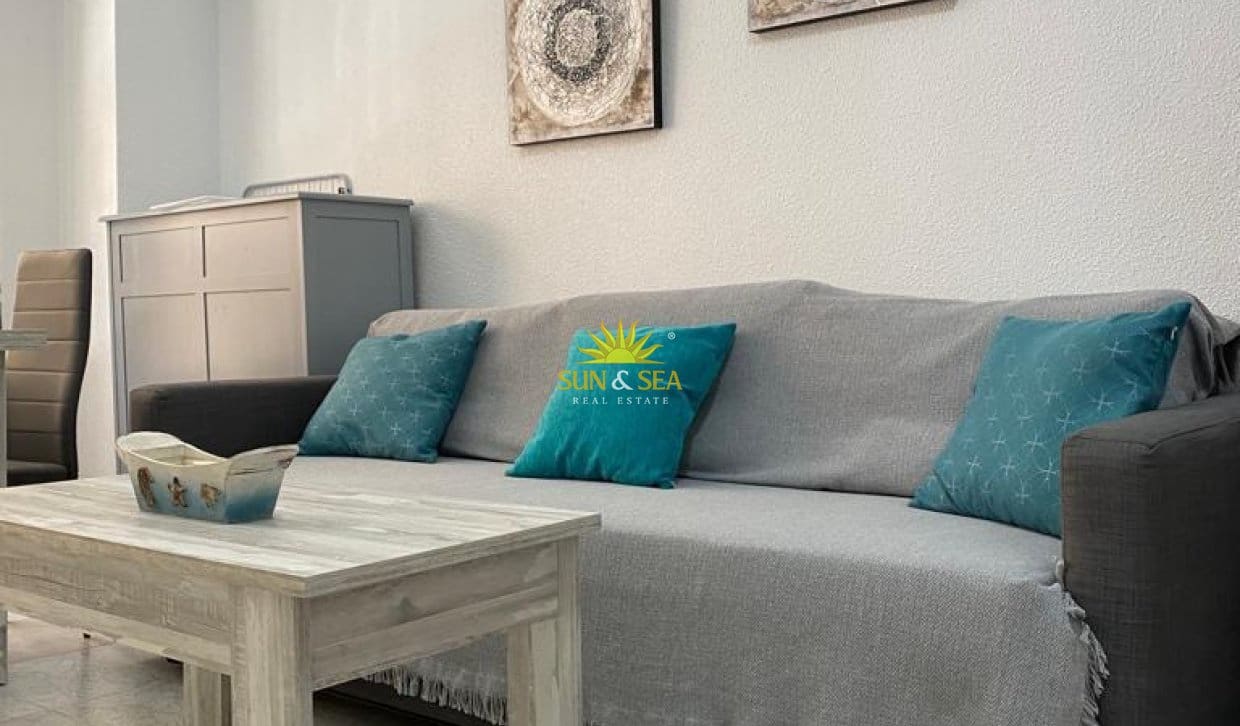 1 slaapkamer Appartement voor vakantieverhuur in Guardamar del Segura met zwembad - € 600 (Ref: 10060648)