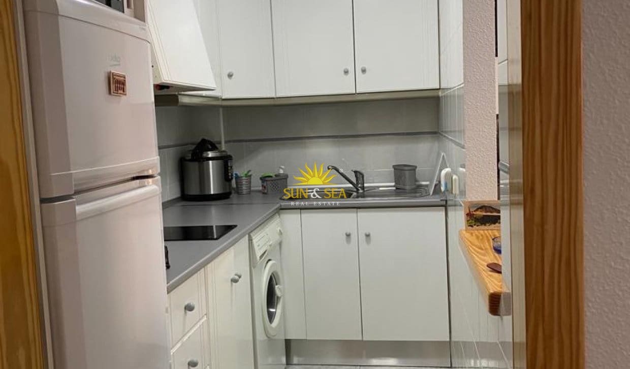 1 slaapkamer Appartement voor vakantieverhuur in Guardamar del Segura met zwembad - € 600 (Ref: 10060648)