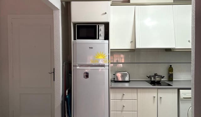 1 slaapkamer Appartement voor vakantieverhuur in Guardamar Playa, Guardamar del Segura met zwembad - € 600 (Ref: 10060648)