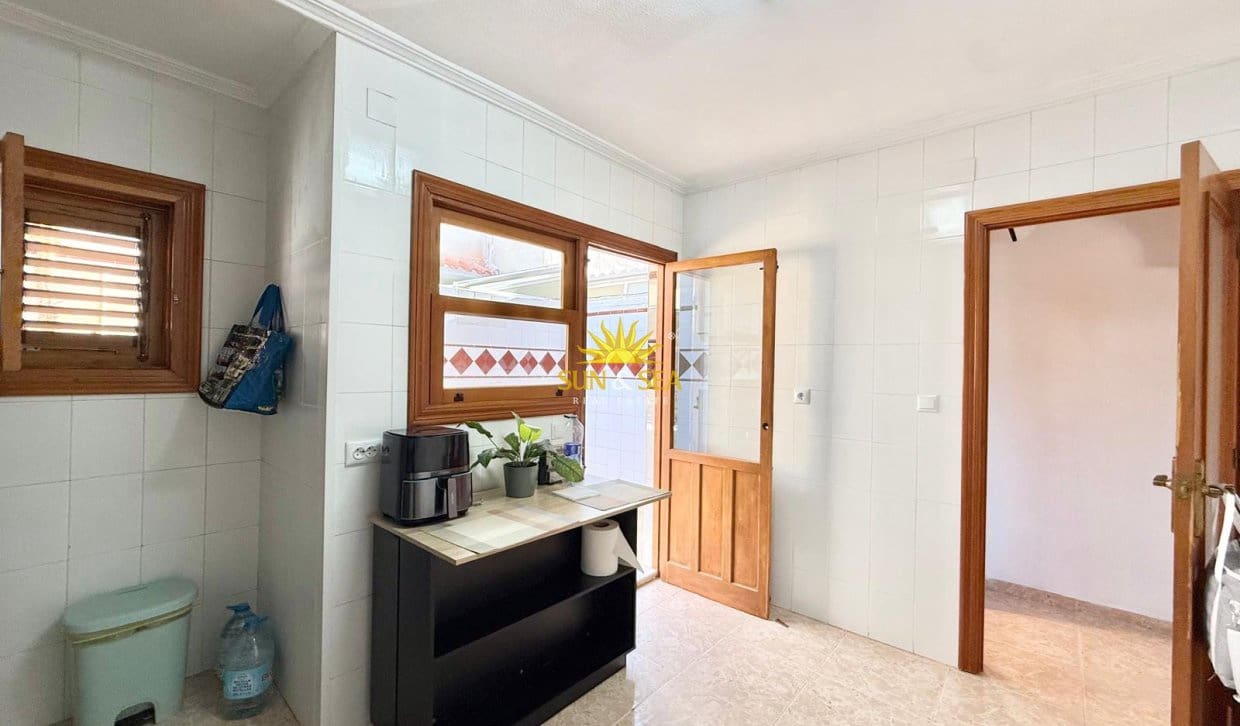 3 bedroom Townhouse for rent in Torre de la Horadada with garage - € 1,200 (Ref: 10060649)