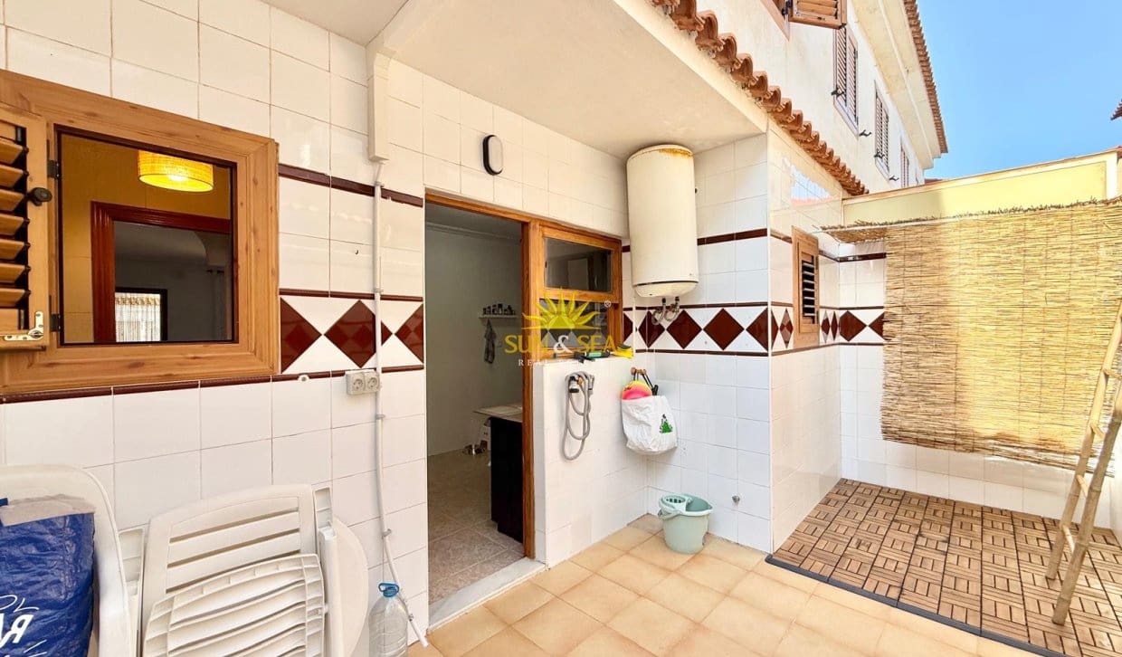 3 bedroom Townhouse for rent in Torre de la Horadada with garage - € 1,200 (Ref: 10060649)