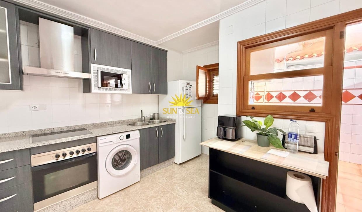 3 bedroom Townhouse for rent in Torre de la Horadada with garage - € 1,200 (Ref: 10060649)