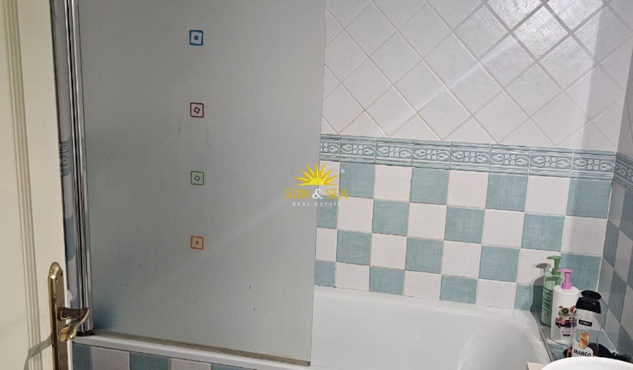 3 slaapkamer Appartement te huur in Guardamar del Segura - € 1.100 (Ref: 10060650)