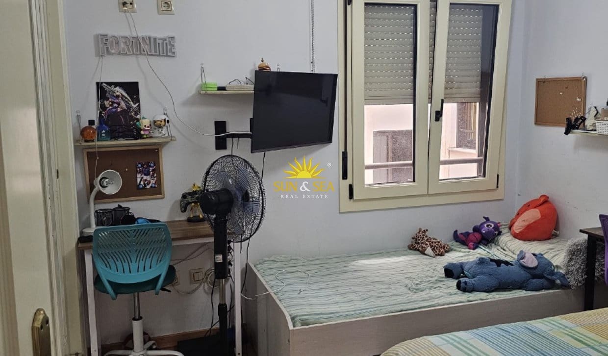 3 slaapkamer Appartement te huur in Guardamar del Segura - € 1.100 (Ref: 10060650)