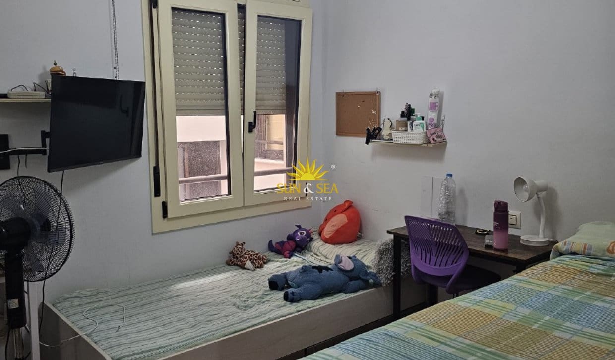 3 slaapkamer Appartement te huur in Guardamar del Segura - € 1.100 (Ref: 10060650)