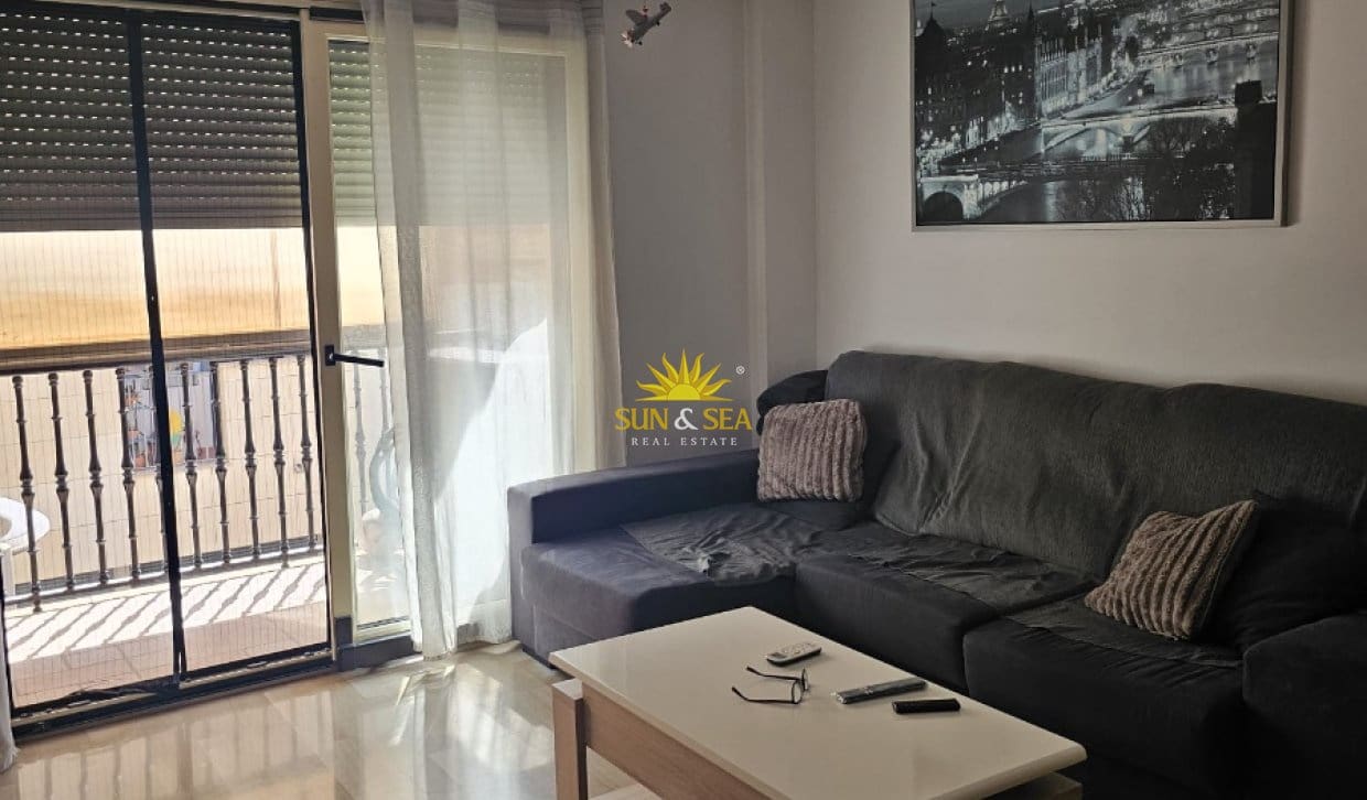 3 slaapkamer Appartement te huur in Guardamar del Segura - € 1.100 (Ref: 10060650)