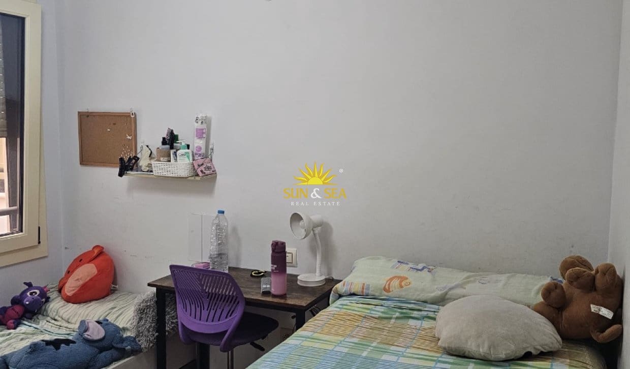3 slaapkamer Appartement te huur in Guardamar del Segura - € 1.100 (Ref: 10060650)