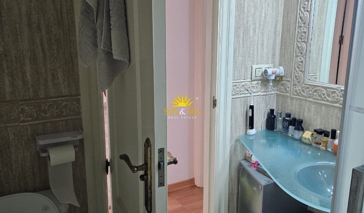 3 slaapkamer Appartement te huur in Guardamar del Segura - € 1.100 (Ref: 10060650)