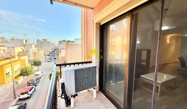 Appartement de 3 chambres à louer à Zona Pueblo, Guardamar del Segura - 950 € (Ref: 10060650)