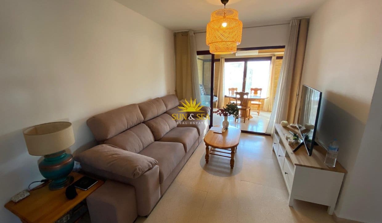 Appartement de 2 chambres à louer à Benidorm avec piscine garage - 1 300 € (Ref: 10060651)