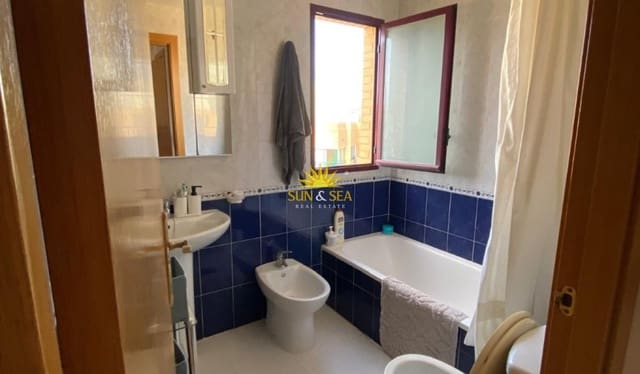 Appartement de 2 chambres à louer à Benidorm avec piscine garage - 1 300 € (Ref: 10060651)