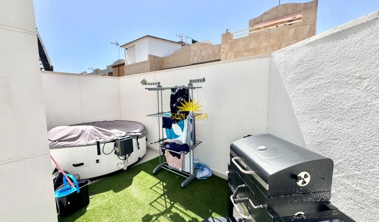 1 Zimmer Haus zu vermieten in Torrevieja mit Pool - 830 € (Ref: 10060652)