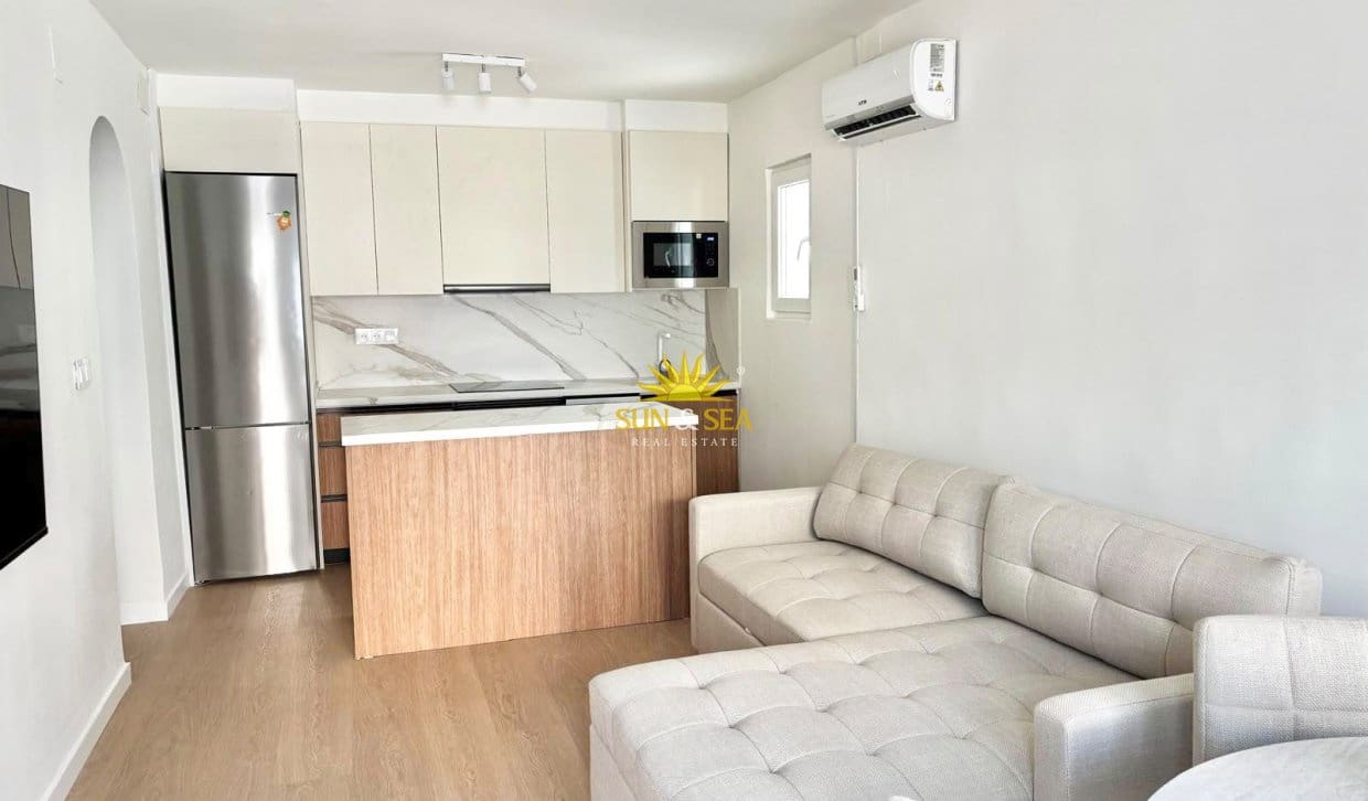 1 Zimmer Haus zu vermieten in Torrevieja mit Pool - 830 € (Ref: 10060652)