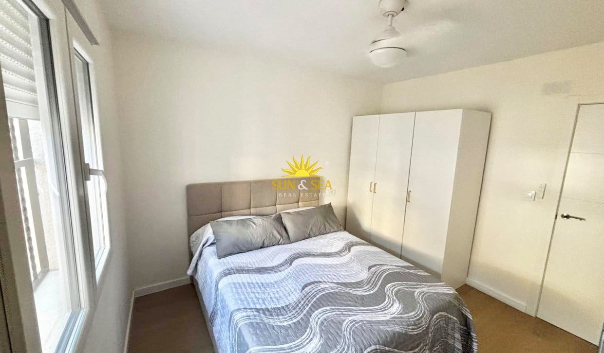 1 Zimmer Haus zu vermieten in Torrevieja mit Pool - 830 € (Ref: 10060652)