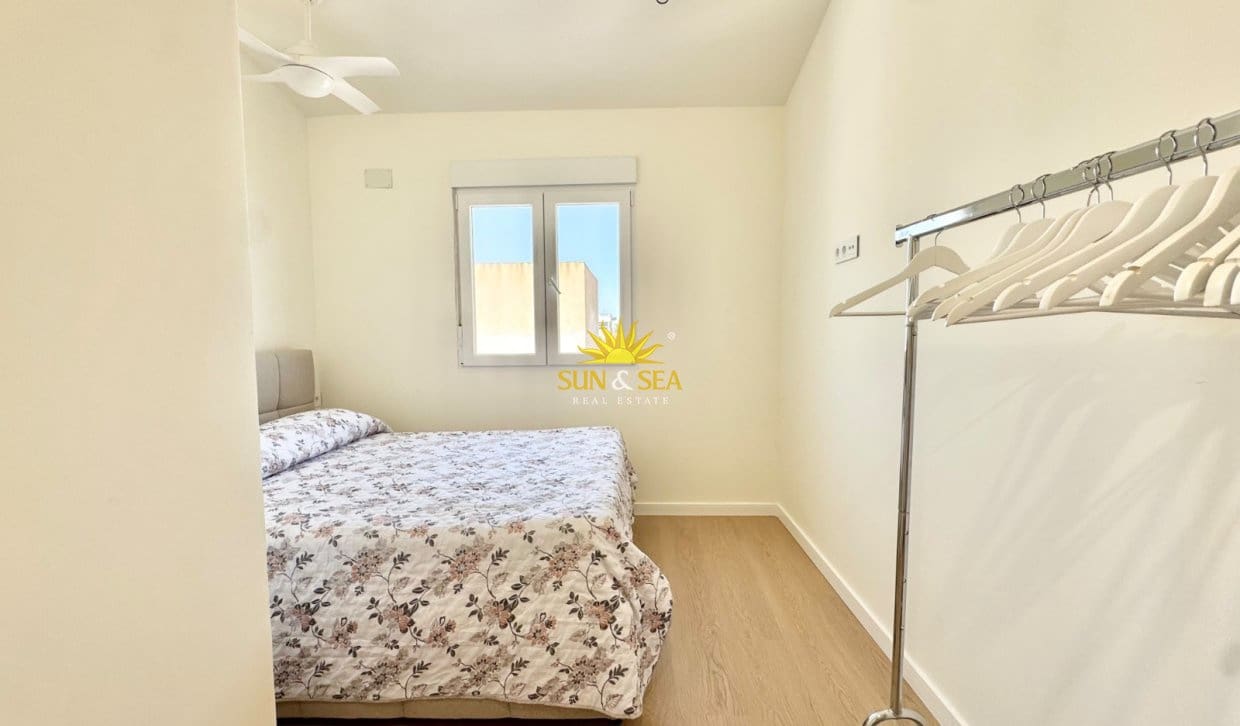 1 Zimmer Haus zu vermieten in Torrevieja mit Pool - 830 € (Ref: 10060653)