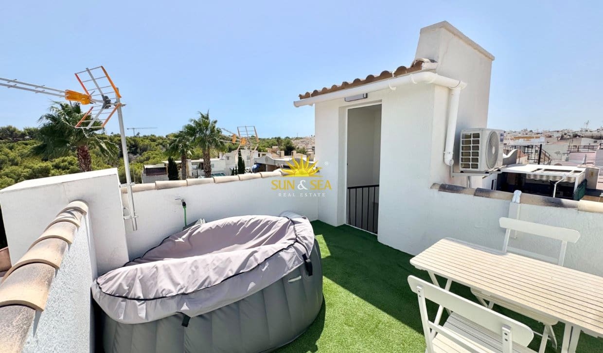 1 Zimmer Haus zu vermieten in Torrevieja mit Pool - 830 € (Ref: 10060653)