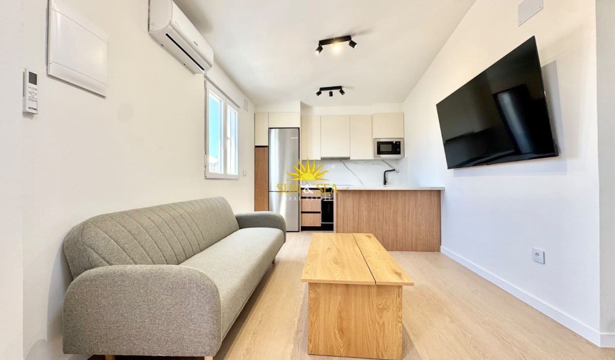 1 Zimmer Haus zu vermieten in Torrevieja mit Pool - 830 € (Ref: 10060653)