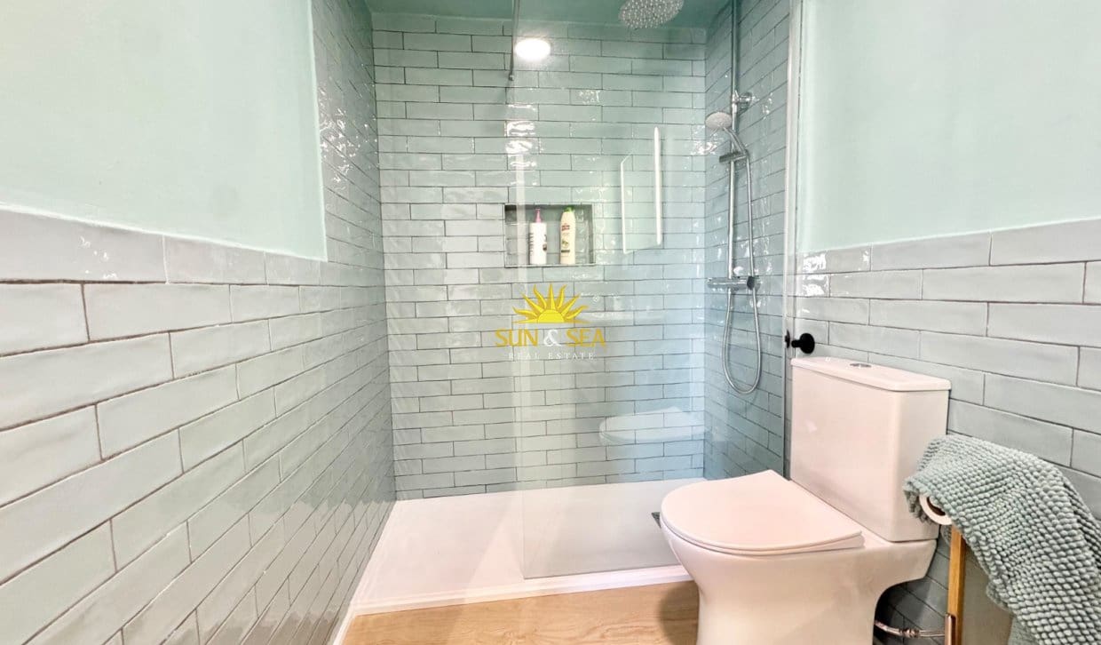1 Zimmer Haus zu vermieten in Torrevieja mit Pool - 830 € (Ref: 10060653)