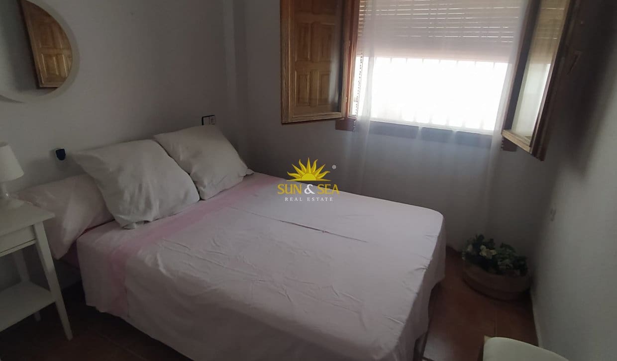 Villa/Maison Semi-Mitoyenne de 3 chambres de location de vacances à Torre de la Horadada avec piscine - 1 300 € (Ref: 10060916)