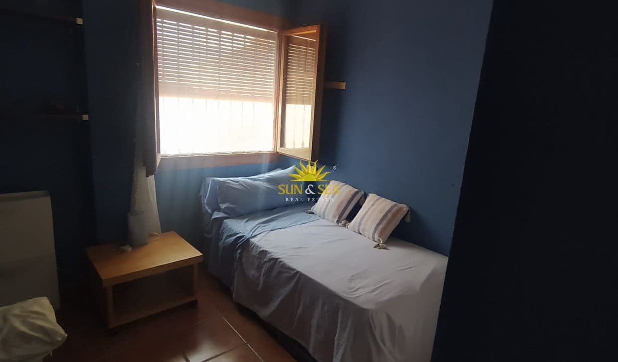 Villa/Maison Semi-Mitoyenne de 3 chambres de location de vacances à Torre de la Horadada avec piscine - 1 300 € (Ref: 10060916)