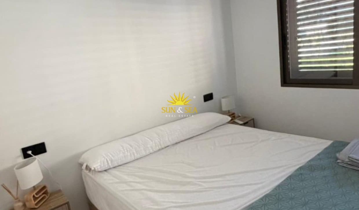 2 makuuhuone Omakotitalo lomavuokrausta paikassa Orihuela Costa mukana uima-altaan - 1 200 € (Ref: 10061007)