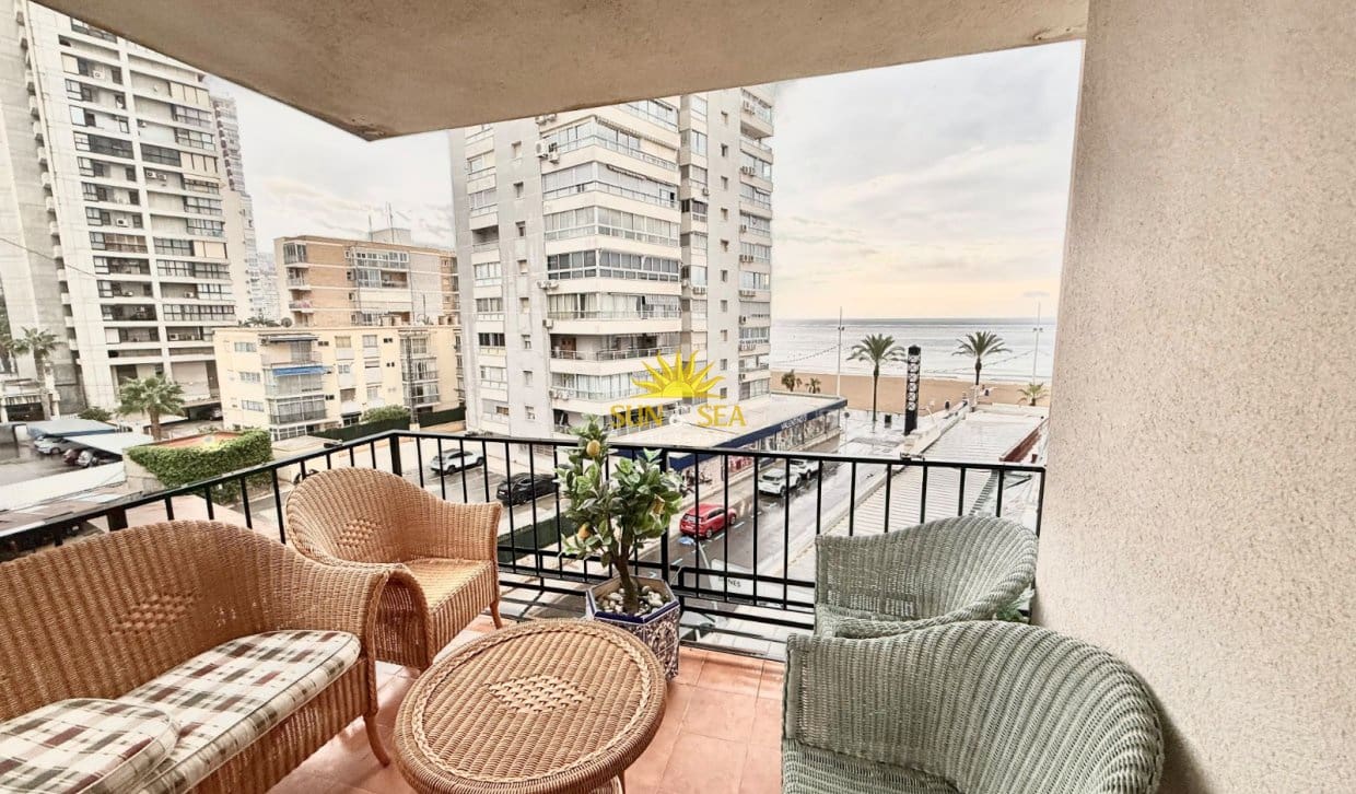4 quarto Apartamento para arrendamento para férias em Benidorm - 2 000 € (Ref: 10062871)