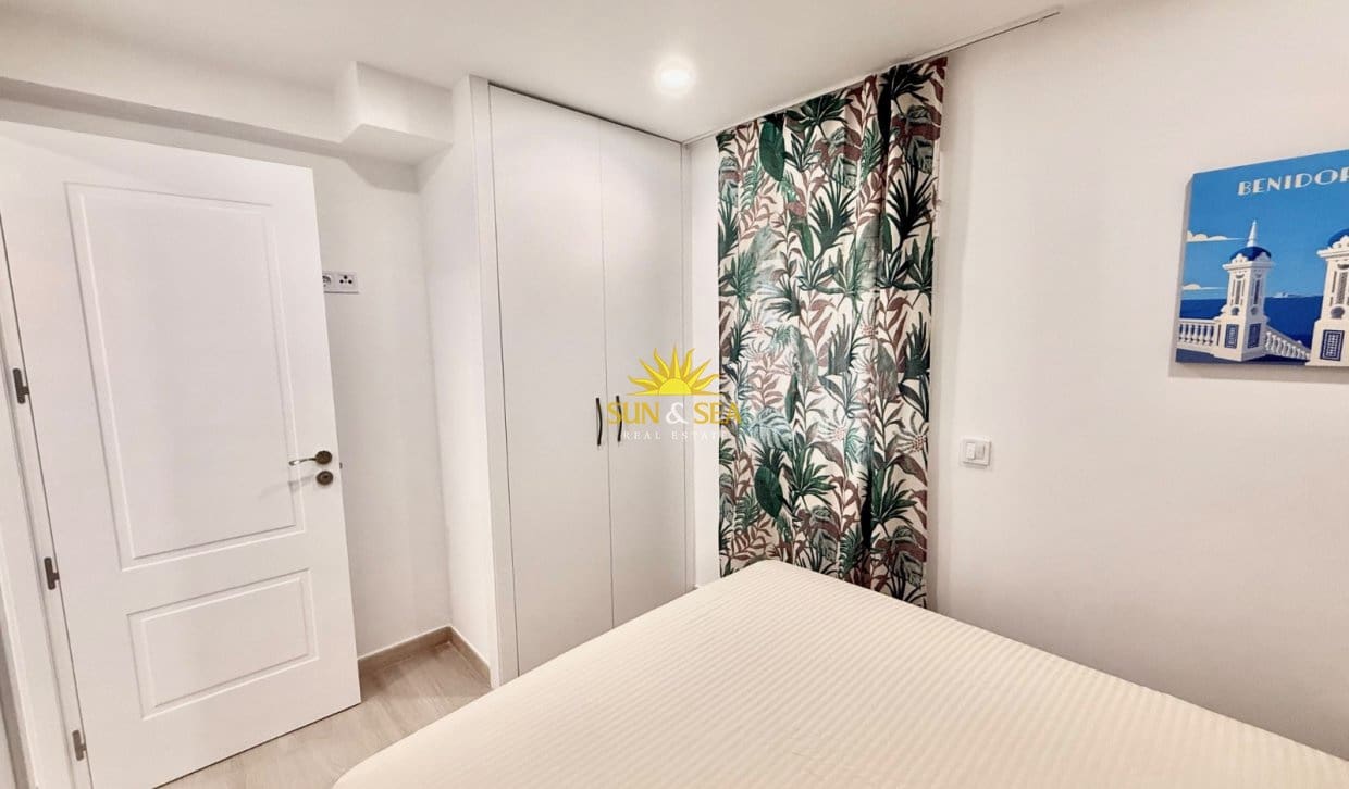 4 quarto Apartamento para arrendamento para férias em Benidorm - 2 000 € (Ref: 10062871)