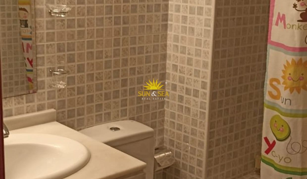 Apartamento de 3 habitaciones en Alicante / Alacant ciudad en alquiler con piscina garaje - 1.300 € (Ref: 10062872)