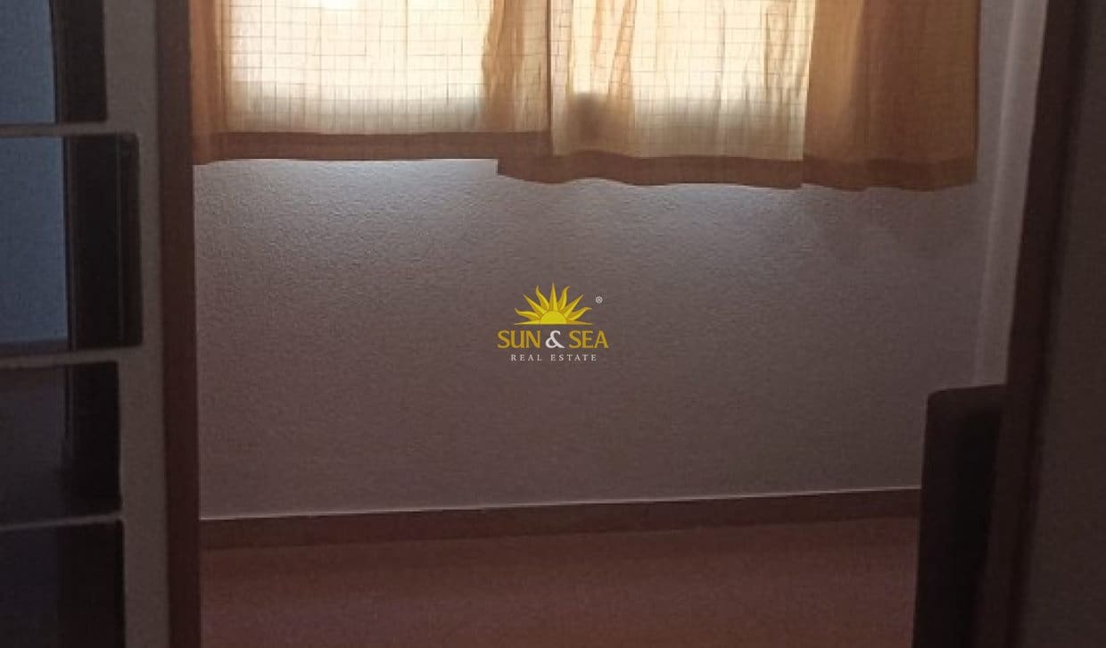 Apartamento de 3 habitaciones en Alicante / Alacant ciudad en alquiler con piscina garaje - 1.300 € (Ref: 10062872)