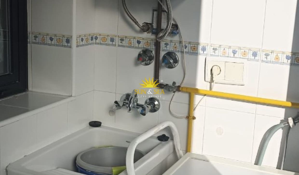 Apartamento de 3 habitaciones en Alicante / Alacant ciudad en alquiler con piscina garaje - 1.300 € (Ref: 10062872)