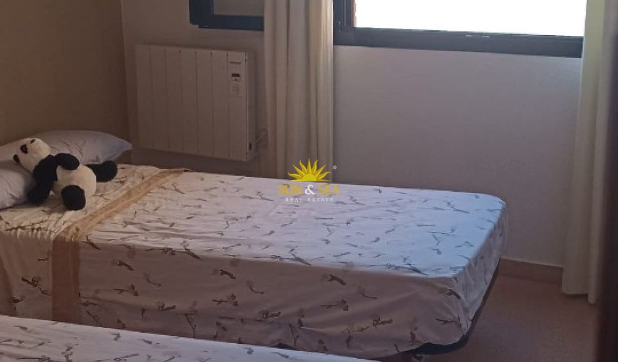 Apartamento de 3 habitaciones en Alicante / Alacant ciudad en alquiler con piscina garaje - 1.300 € (Ref: 10062872)