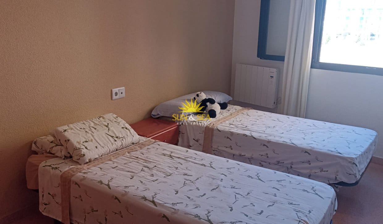 Apartamento de 3 habitaciones en Alicante / Alacant ciudad en alquiler con piscina garaje - 1.300 € (Ref: 10062872)