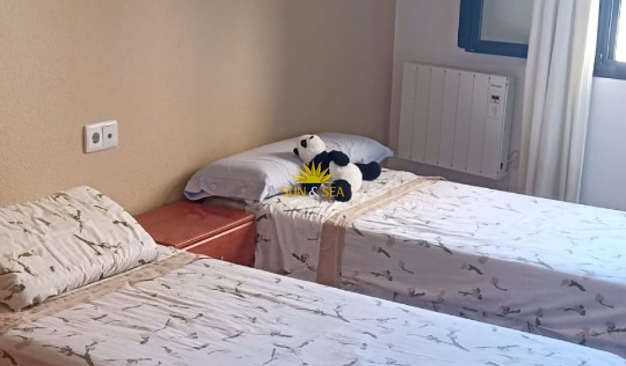 Apartamento de 3 habitaciones en Alicante / Alacant ciudad en alquiler con piscina garaje - 1.300 € (Ref: 10062872)