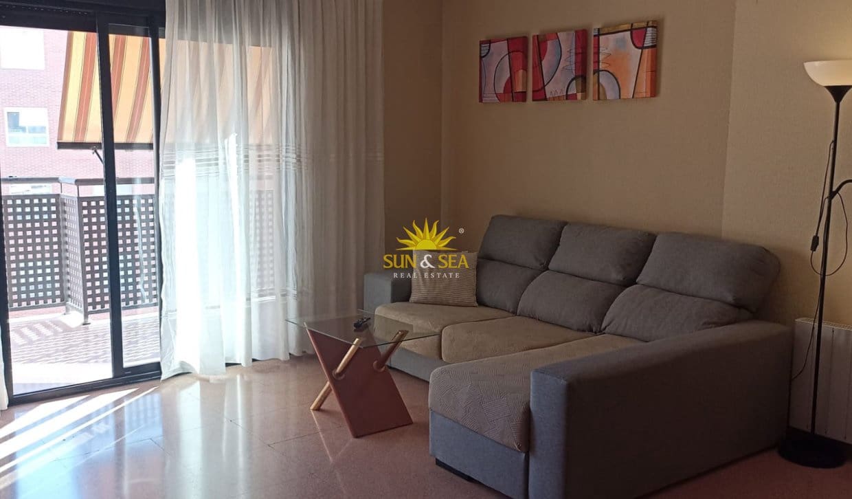 Apartamento de 3 habitaciones en Alicante / Alacant ciudad en alquiler con piscina garaje - 1.300 € (Ref: 10062872)