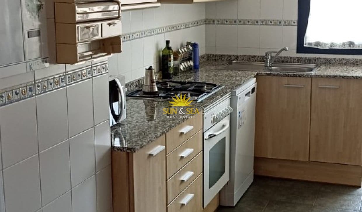 Apartamento de 3 habitaciones en Alicante / Alacant ciudad en alquiler con piscina garaje - 1.300 € (Ref: 10062872)