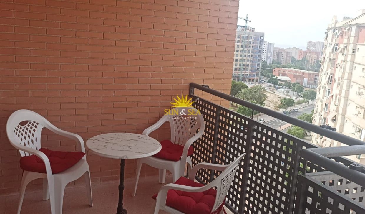 Apartamento de 3 habitaciones en Alicante / Alacant ciudad en alquiler con piscina garaje - 1.300 € (Ref: 10062872)