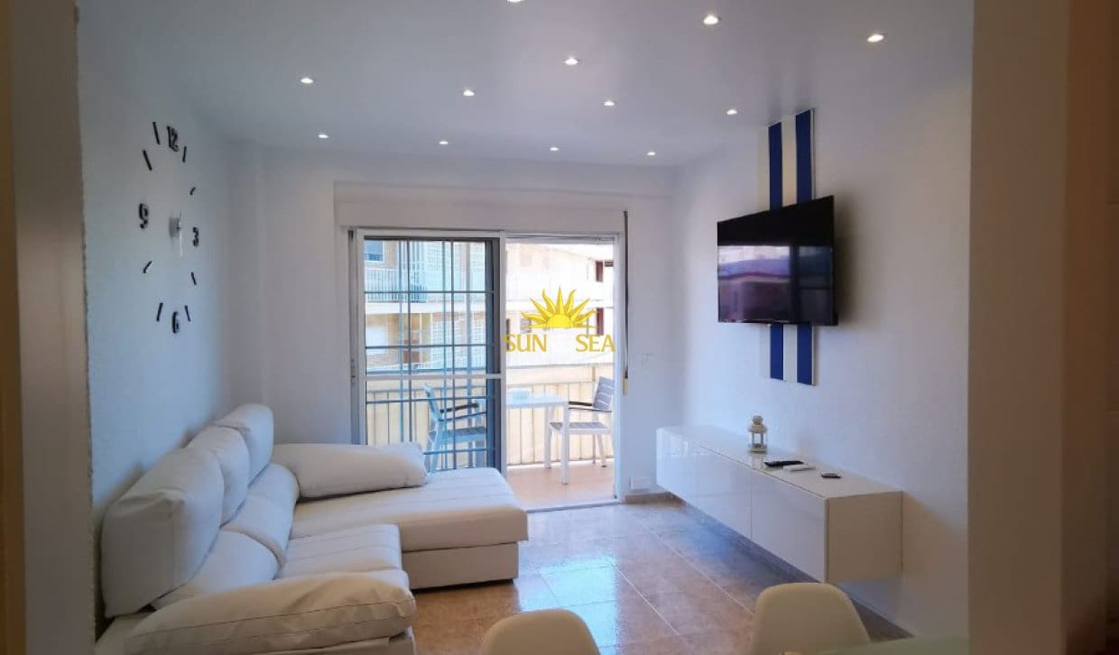 3 sypialnia Penthouse do wynajęcia w Torrevieja - 1 100 € (Ref: 10065647)