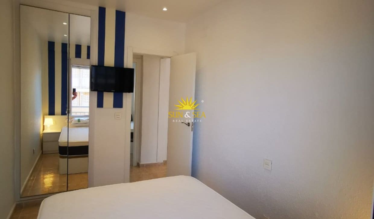 3 sypialnia Penthouse do wynajęcia w Torrevieja - 1 100 € (Ref: 10065647)