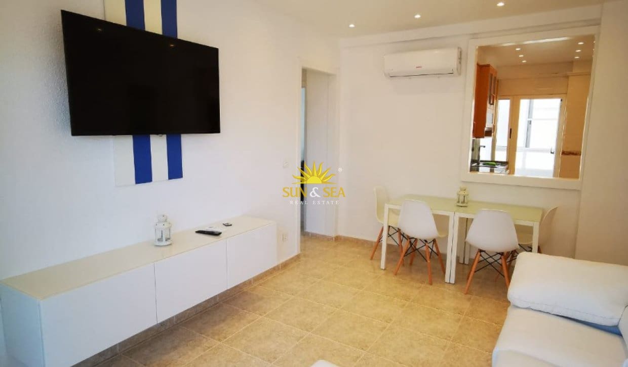 3 sypialnia Penthouse do wynajęcia w Torrevieja - 1 100 € (Ref: 10065647)