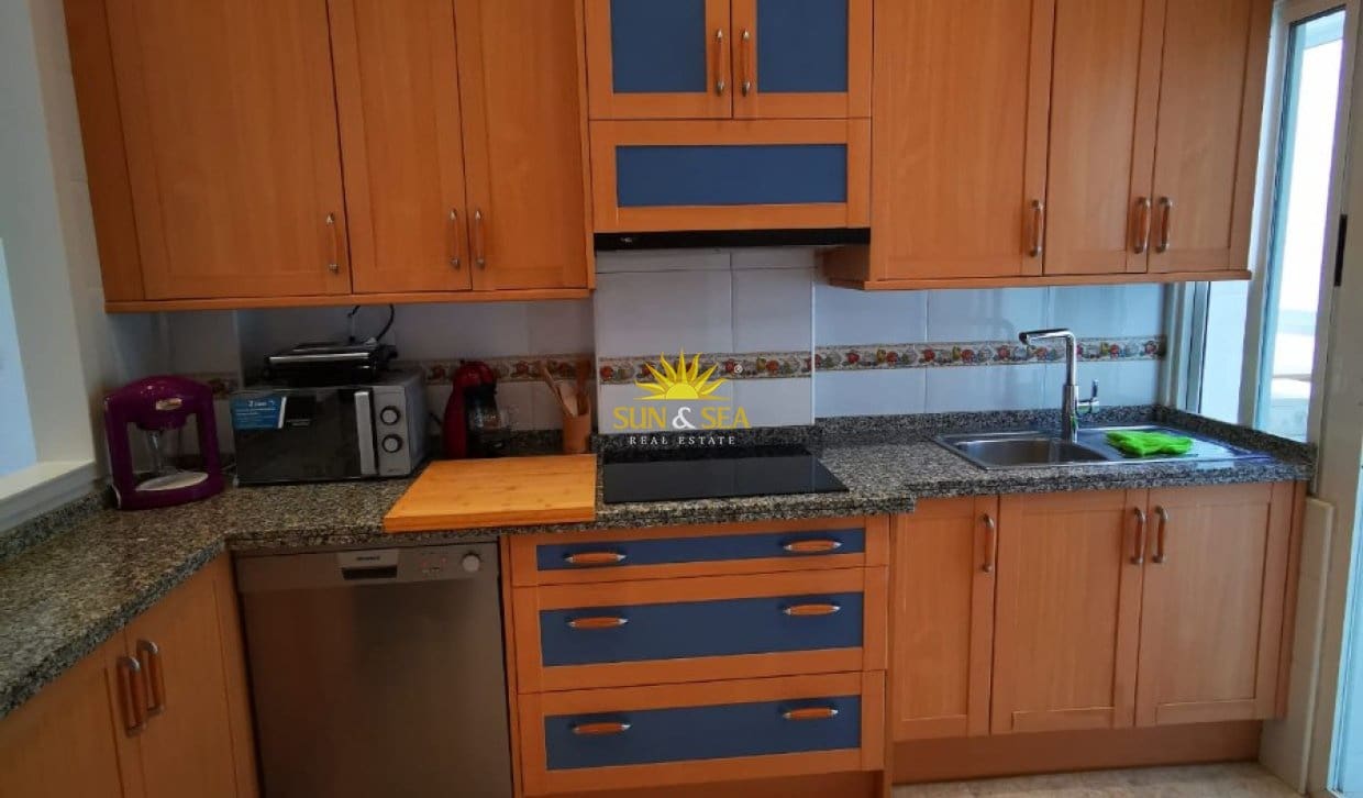 3 sypialnia Penthouse do wynajęcia w Torrevieja - 1 100 € (Ref: 10065647)