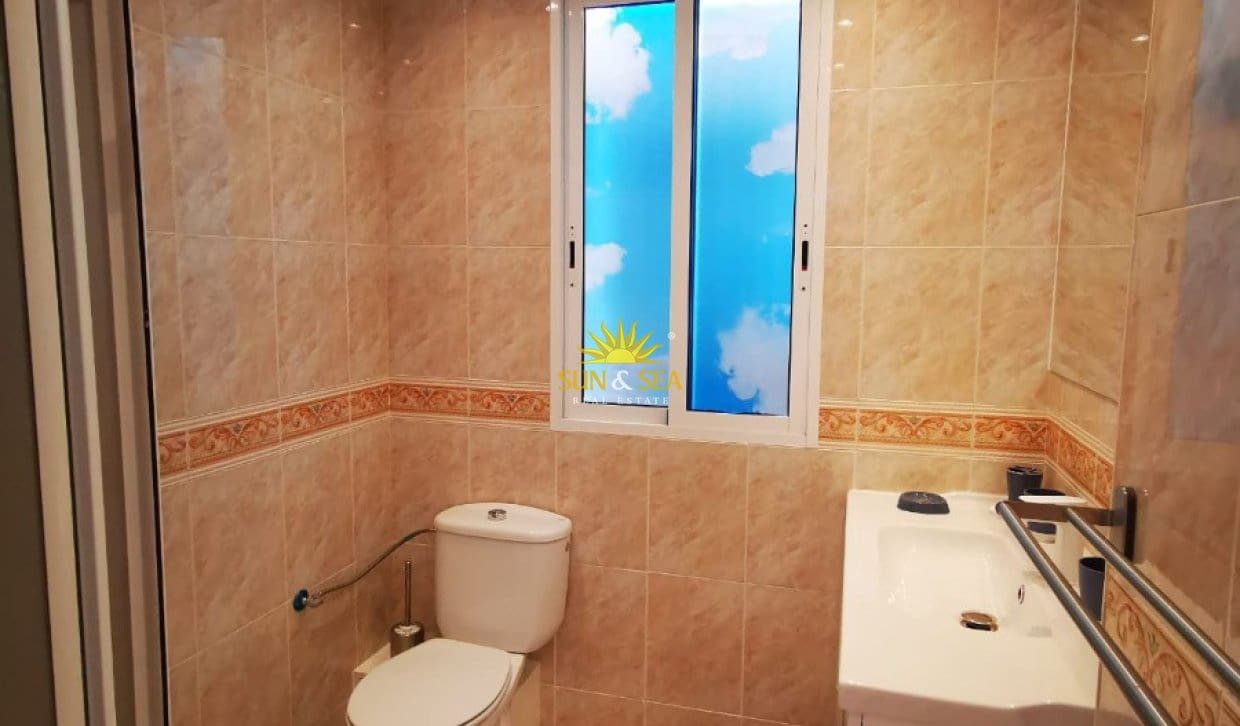 3 sypialnia Penthouse do wynajęcia w Torrevieja - 1 100 € (Ref: 10065647)