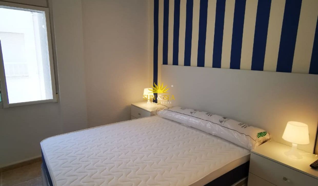 3 sypialnia Penthouse do wynajęcia w Torrevieja - 1 100 € (Ref: 10065647)