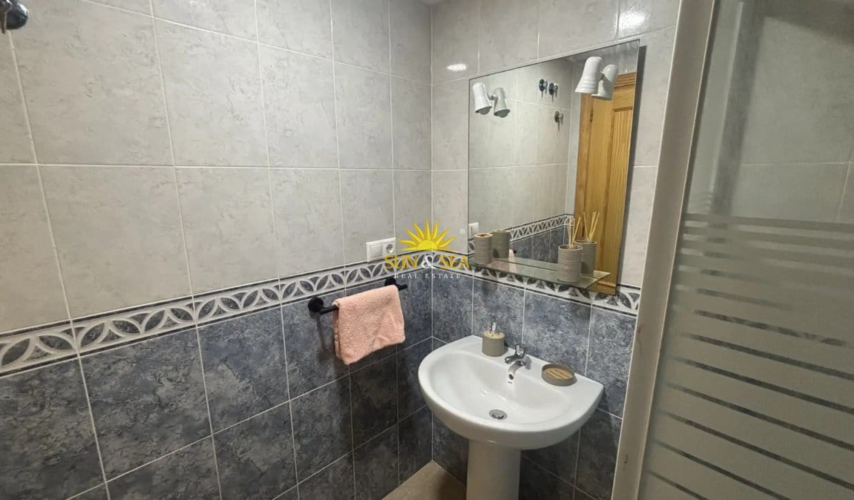 2 soveværelse Byhus til leje i Gran Alacant med swimmingpool garage - € 1.300 (Ref: 10072874)