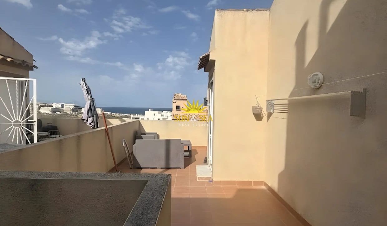 2 soveværelse Byhus til leje i Gran Alacant med swimmingpool garage - € 1.300 (Ref: 10072874)