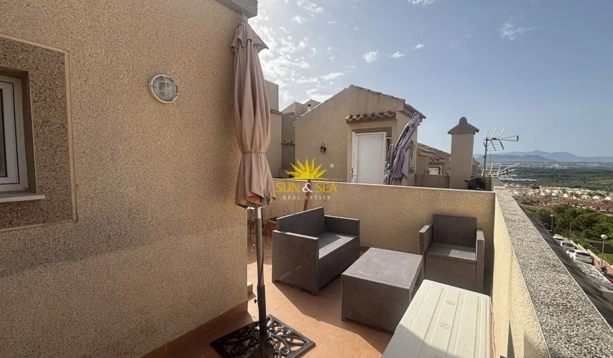2 soveværelse Byhus til leje i Gran Alacant med swimmingpool garage - € 1.300 (Ref: 10072874)
