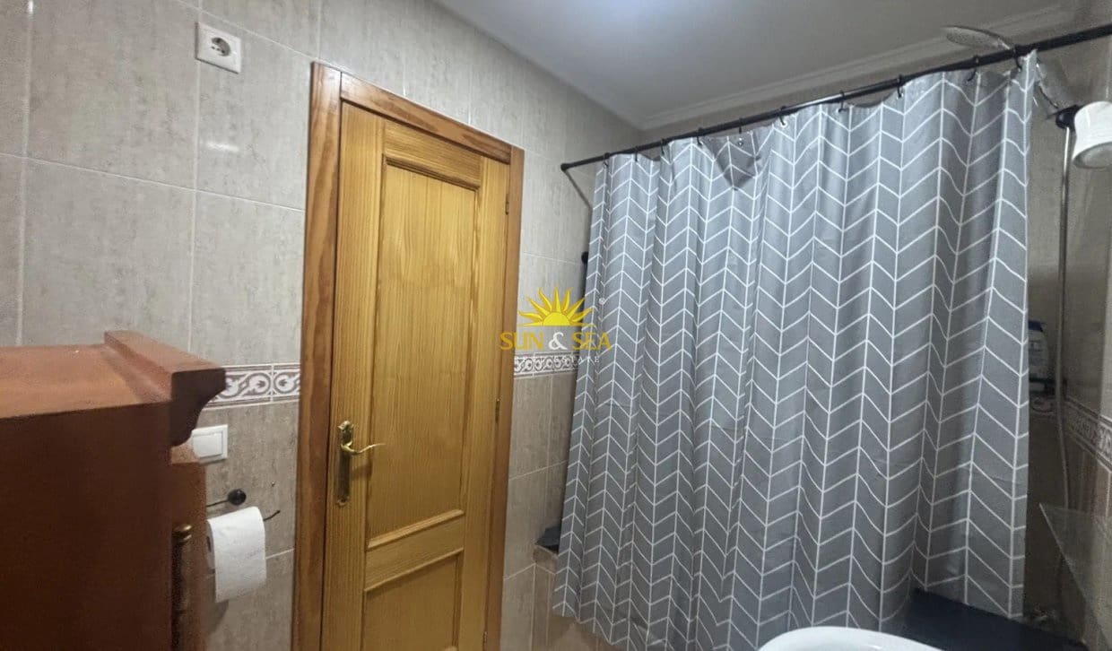 2 soveværelse Byhus til leje i Gran Alacant med swimmingpool garage - € 1.300 (Ref: 10072874)