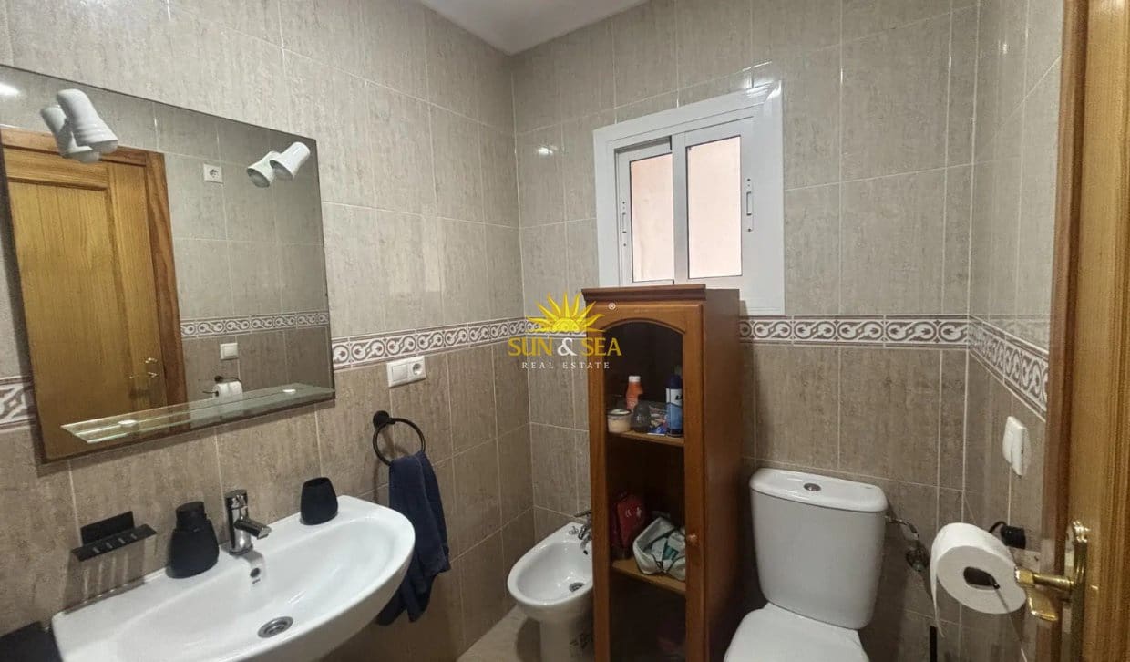 2 soveværelse Byhus til leje i Gran Alacant med swimmingpool garage - € 1.300 (Ref: 10072874)