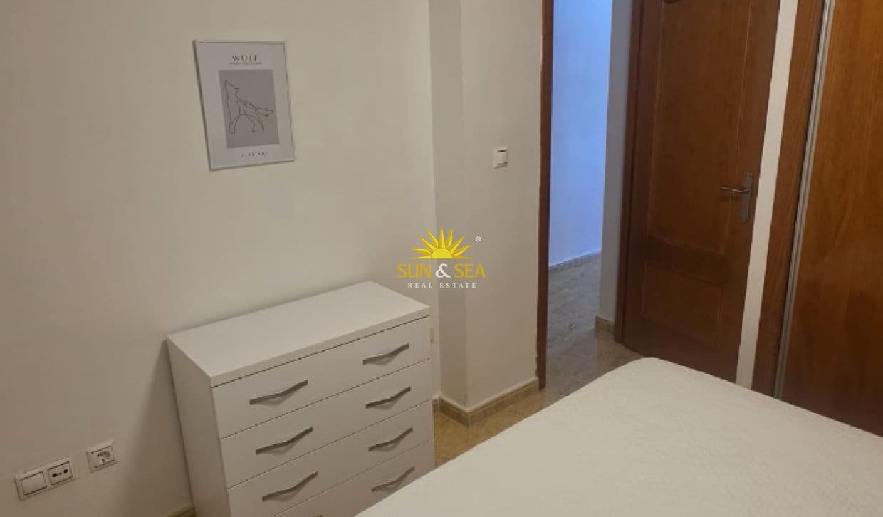 Apartamento de 1 habitación en Guardamar del Segura en alquiler con garaje - 500 € (Ref: 10073247)