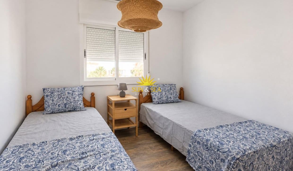 3 quarto Casa em Banda para venda em Orihuela Costa com piscina - 248 000 € (Ref: 10073378)